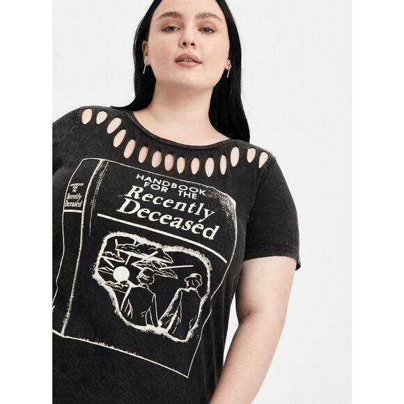 Torrid Plus Size 2 Beetlejuice Slashed Handbook Punk Gothic Graphic Tee T Shirt - Picture 3 of 4
